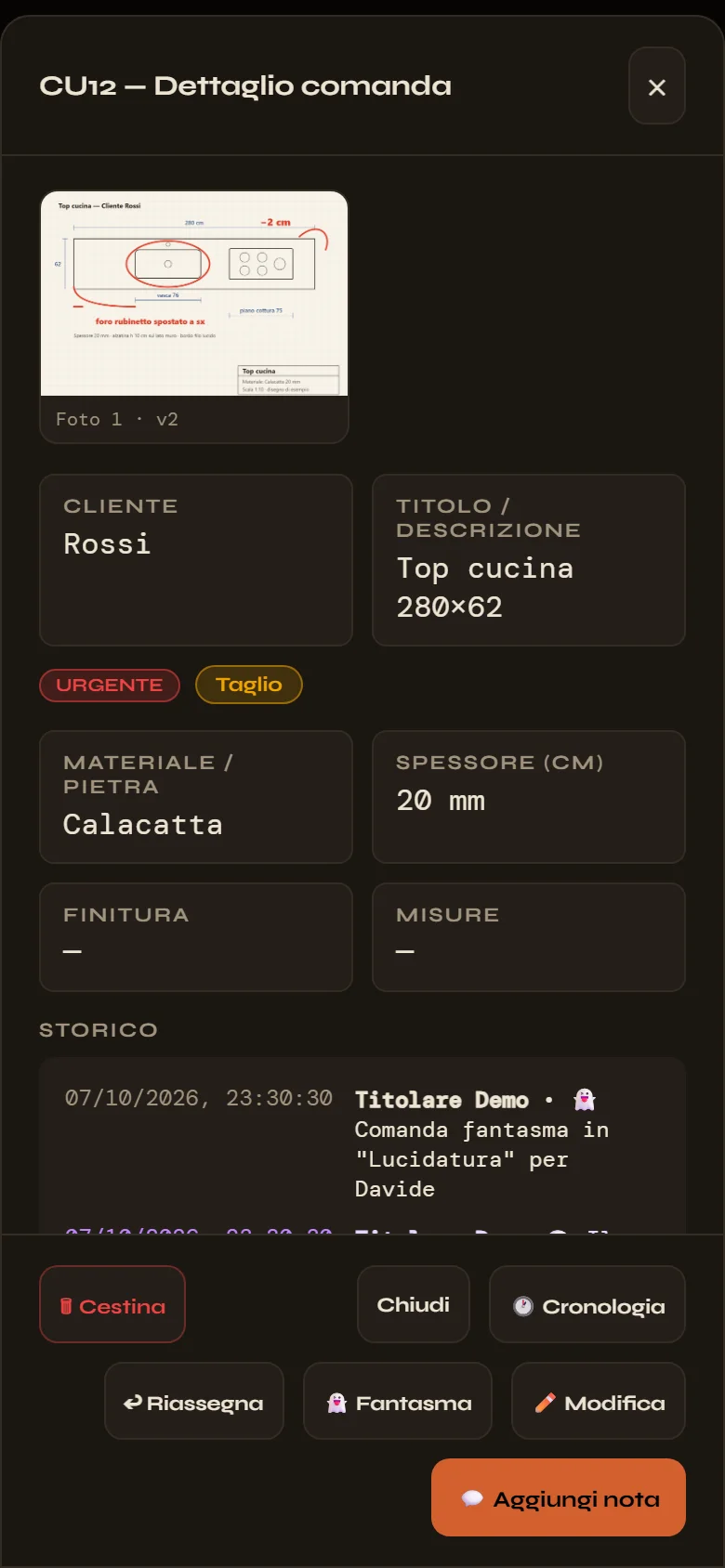 Il dettaglio di una comanda sul telefono, con disegno, dati, storico e pulsanti Riassegna e Fantasma.